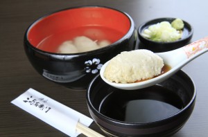 お蕎麦屋さんならではの「そばがき」