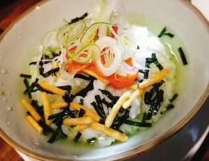お茶漬け(鮭・梅・明太子)
