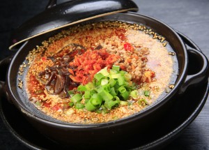 激辛鍋焼き担々麺