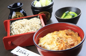 親子丼とおそばのセット