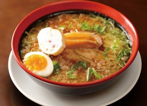 極味背脂拉麺(イカ墨)